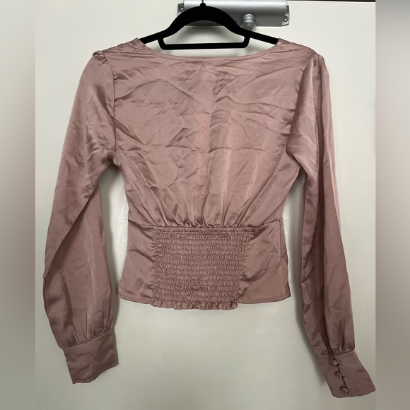 BRAND NEW Abercrombie long sleeve satin top - Picture 4 of 5